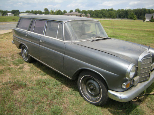 1966Merc200EstateWagon.jpg