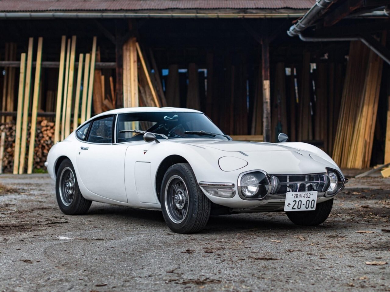 1967-Toyota-2000GT-28a-Kevin-Van-Campenhout-Courtesy-of-RM-Sothebys-1600x1200.jpg