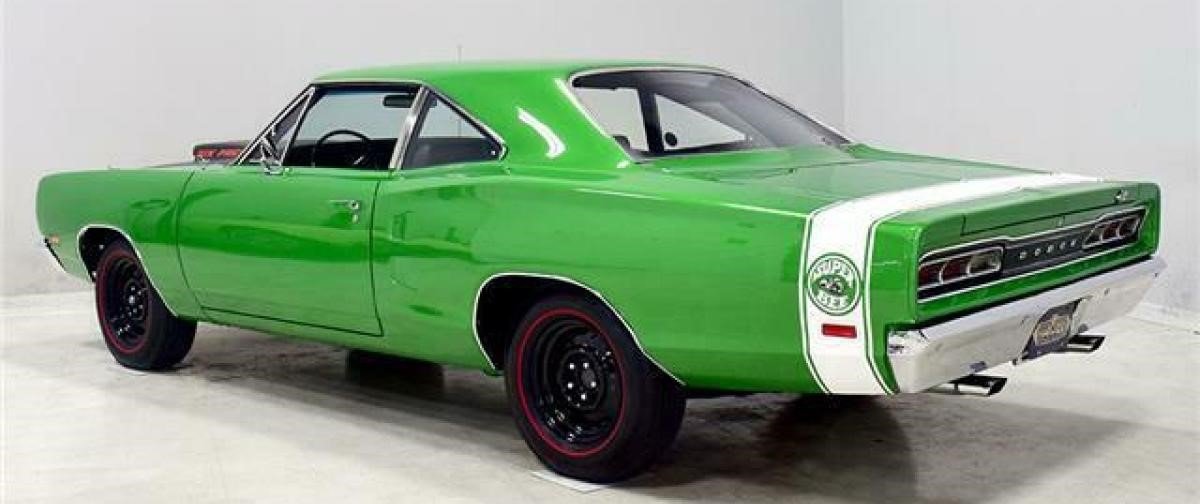 1969-dodge-coronet-super-bee-27369-miles-f6-green-coupe-440-six-pack-v8-automati-4.jpg