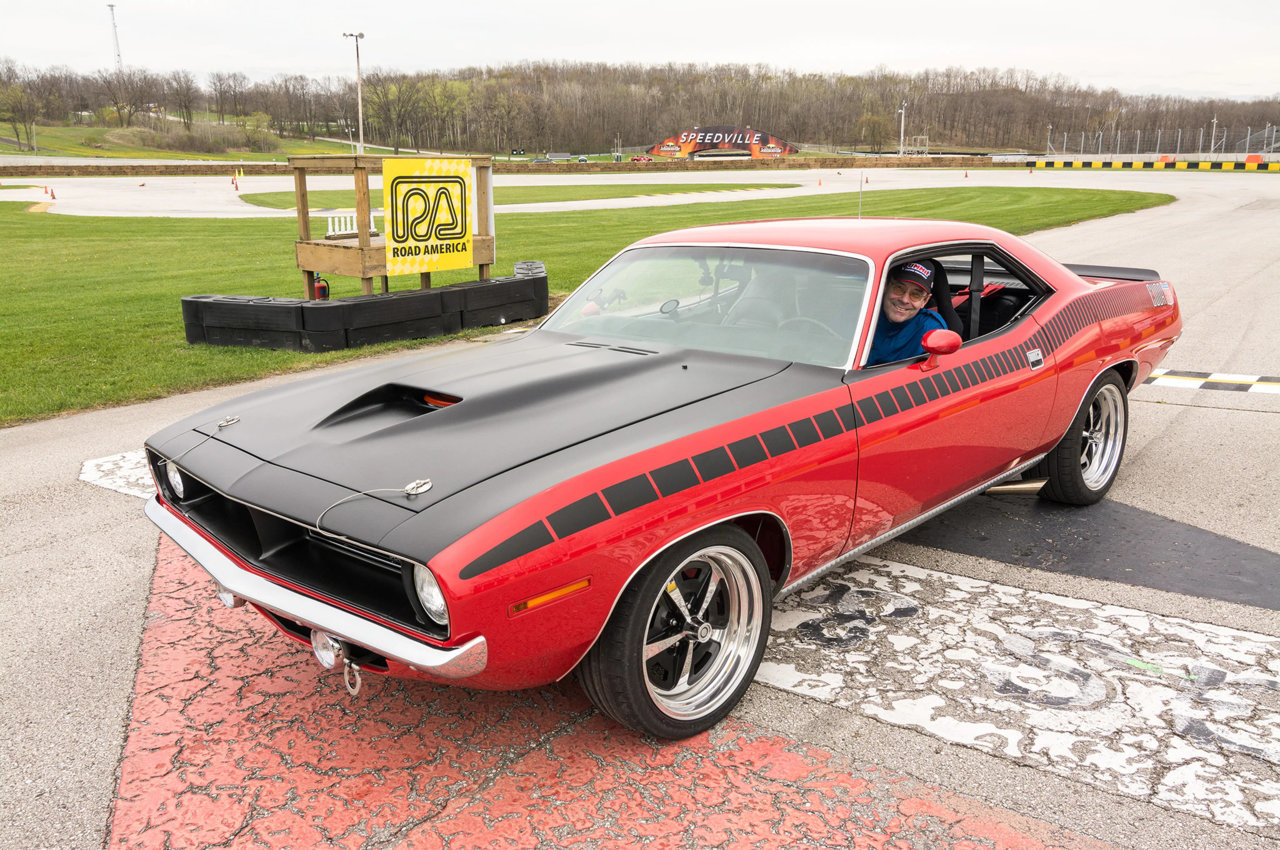 1970-plymouth-barracuda-front-three-quarter4.jpg