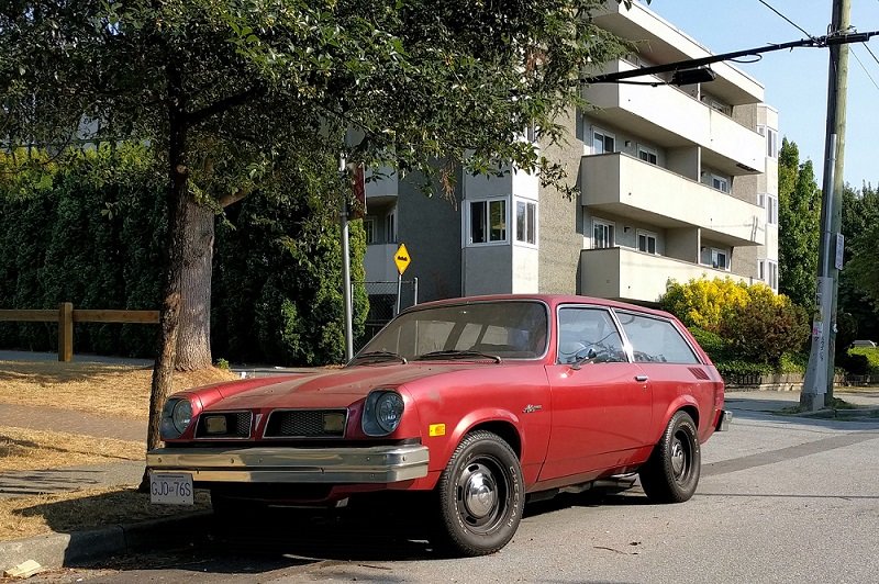 1976 Pontiac Astre Wagon 01.jpg