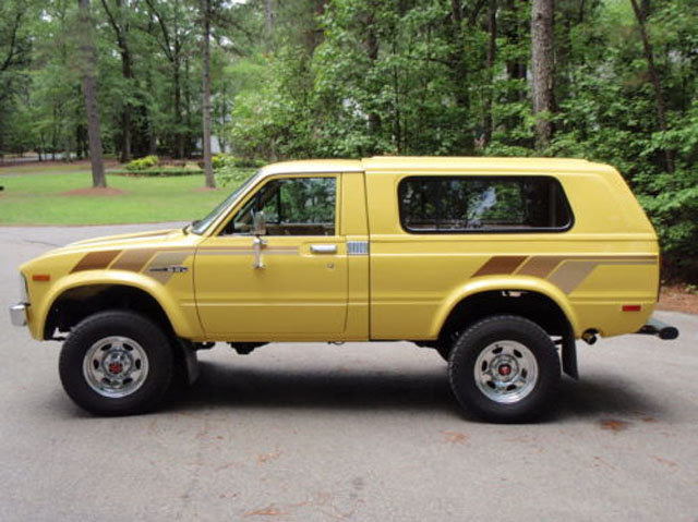 1981-Toyota-Hilux-Trekker-01.jpg