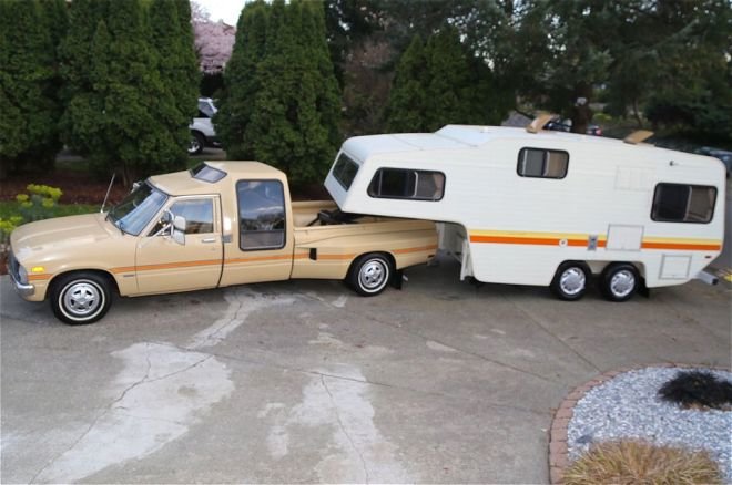1981-toyota-pickup-dualie-with-camper.jpg