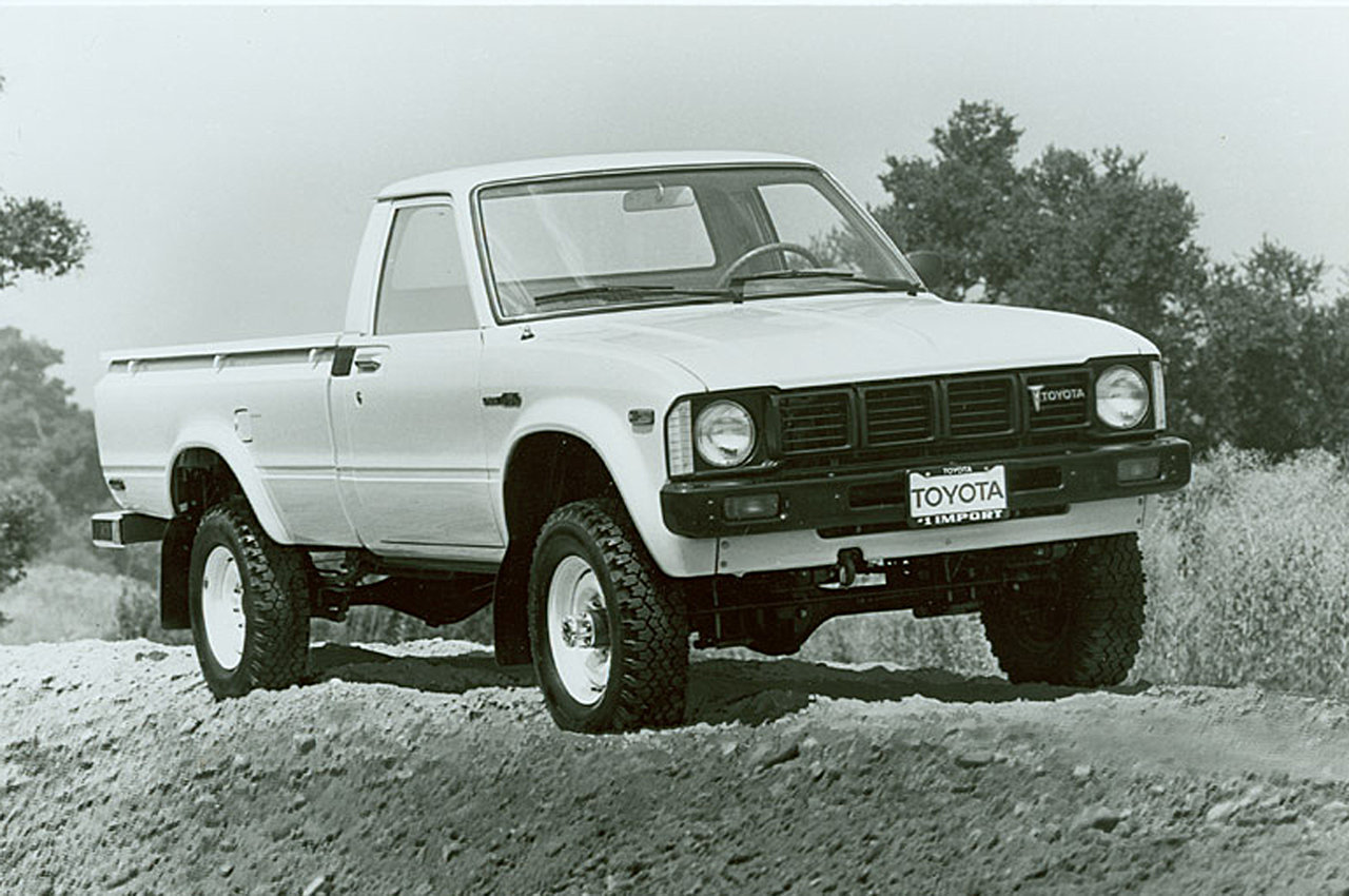 1981-Toyota-Pickup-front-three-quarter.jpg