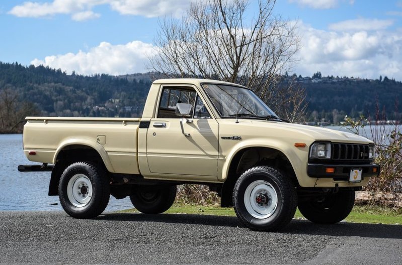 1983-Toyota-Truck-63-e1490401463349-940x621.jpg