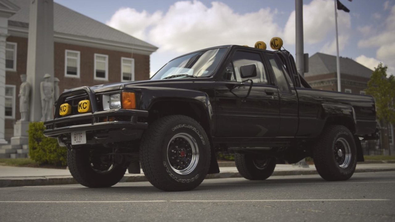 1985-toyota-sr5-xtra-cab-from-back-to-the-future.jpg
