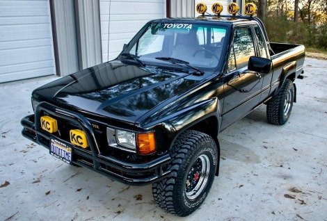 1985_toyota_pickup_36b5ba11-a143-438f-b6e1-fbc4581e5e3b-01913.jpg