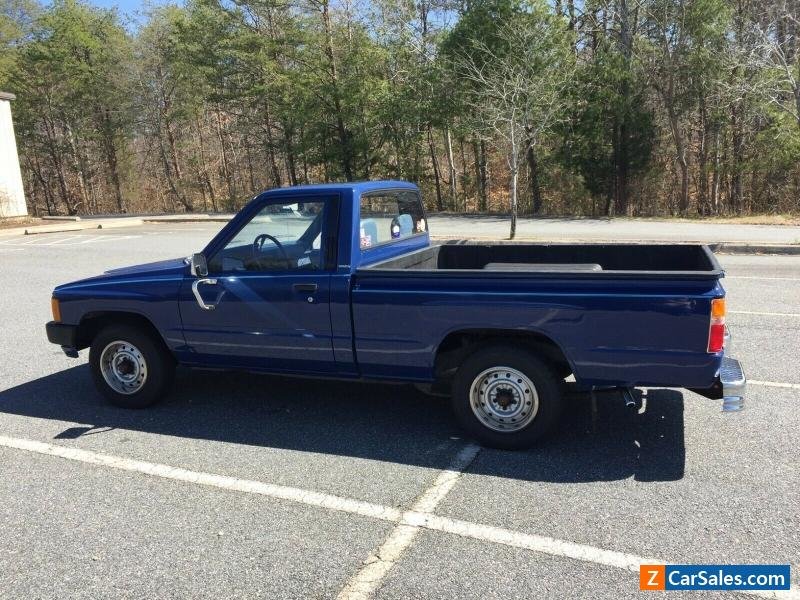1986-toyota-pickup-183961-1.jpg