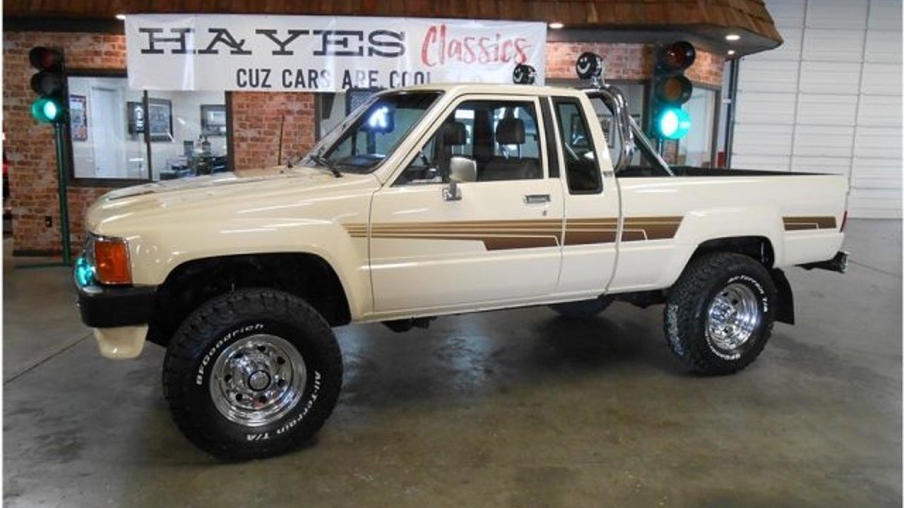 1986-Toyota-Pickup-Classic Trucks--Car-100953229-c556ffd21b3c248b1f783ddf77074e8c.jpg
