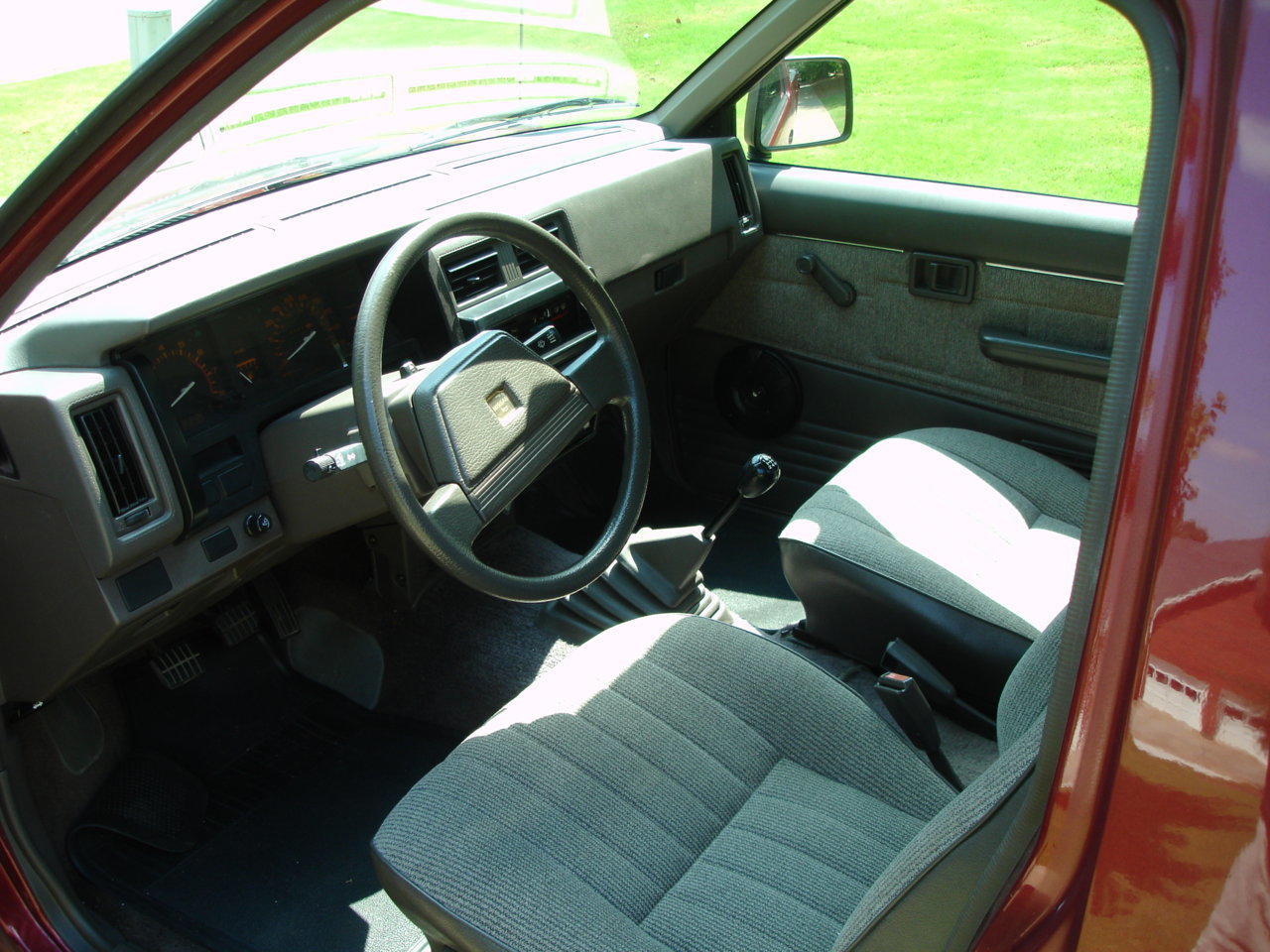 1987 Nissan Pickup 9-04-2009 011.jpg