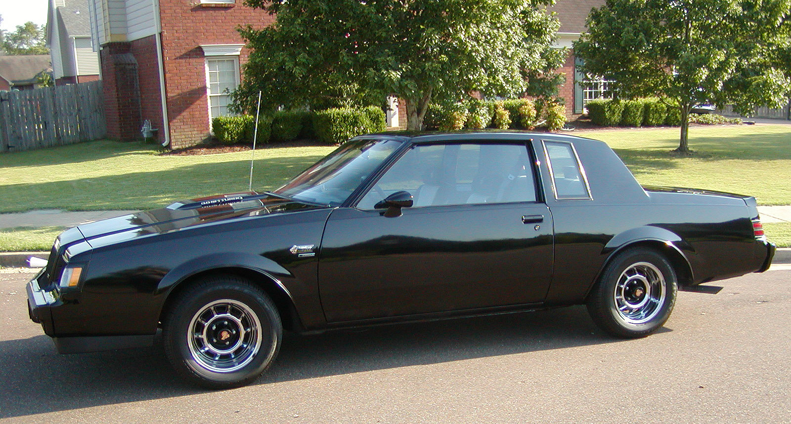 1987_Buick_Grand_National-2718420130.jpg