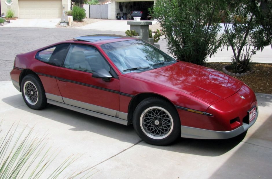 1987_pontiac_fiero_1548457610b046ccc05IMG_3284_4-940x620.jpg
