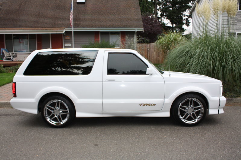 1992-gmc-typhoon-9.jpg