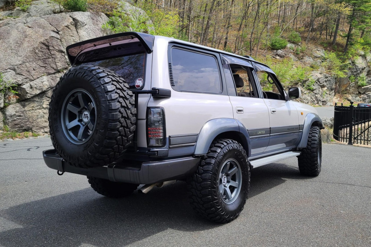 1995_toyota_land_cruiser_1623201950bd1b08eb79c20210509_132010.jpg