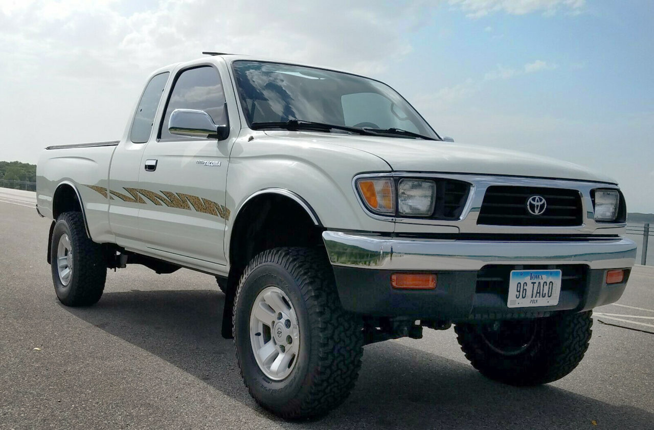1996-toyota-tacoma-sr5-v6-4x4s-l1600-2HERO.jpg