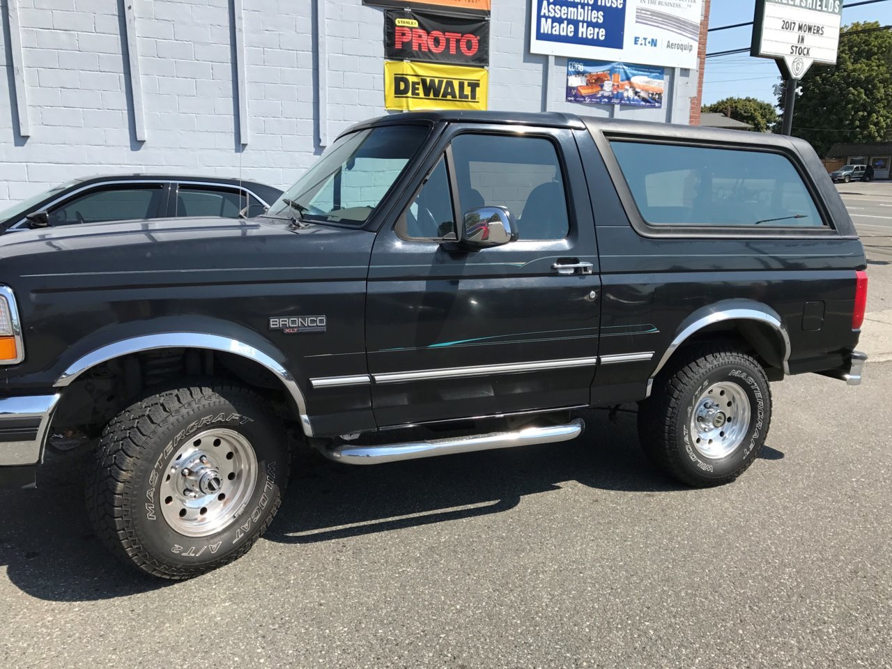1997 bronco.jpg