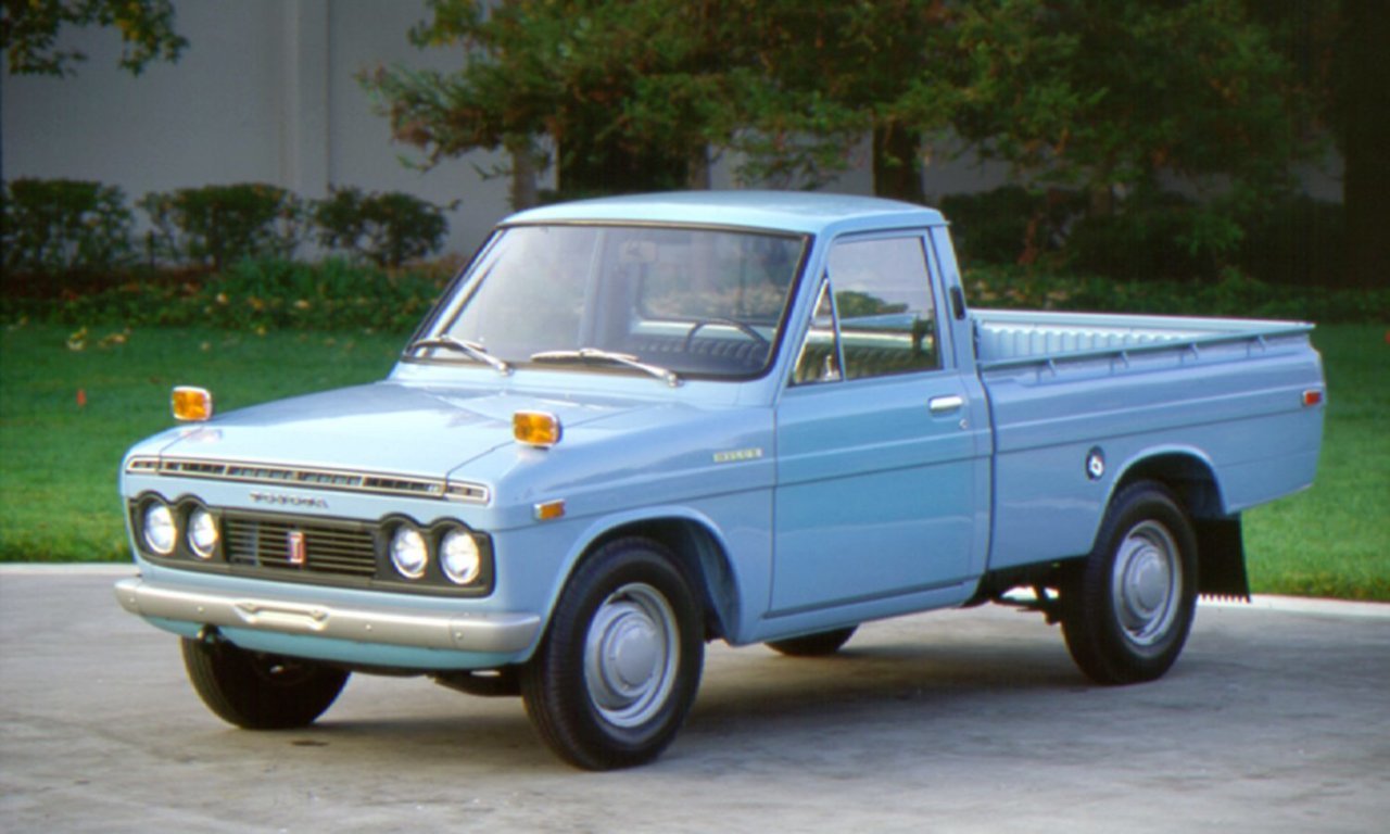 1999005_1971_Hilux_1-1500x900.jpg