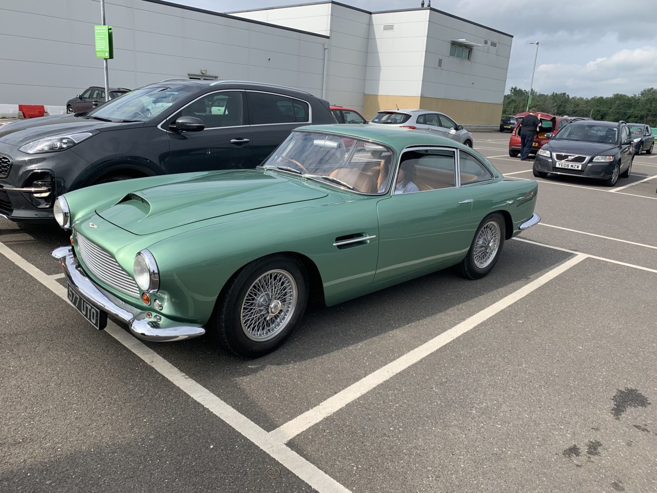 1B8232A2-2E68-42D0-8E77-F301D4758C44.jpg