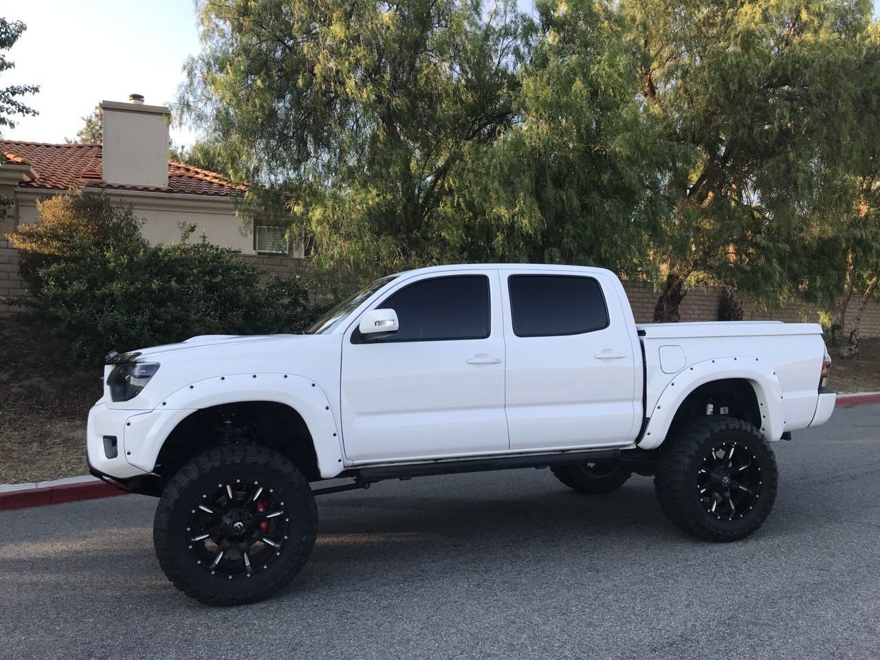 (sold) Lifted 2014 Toyota Tacoma 4x4 Dcsb Trd Sport 