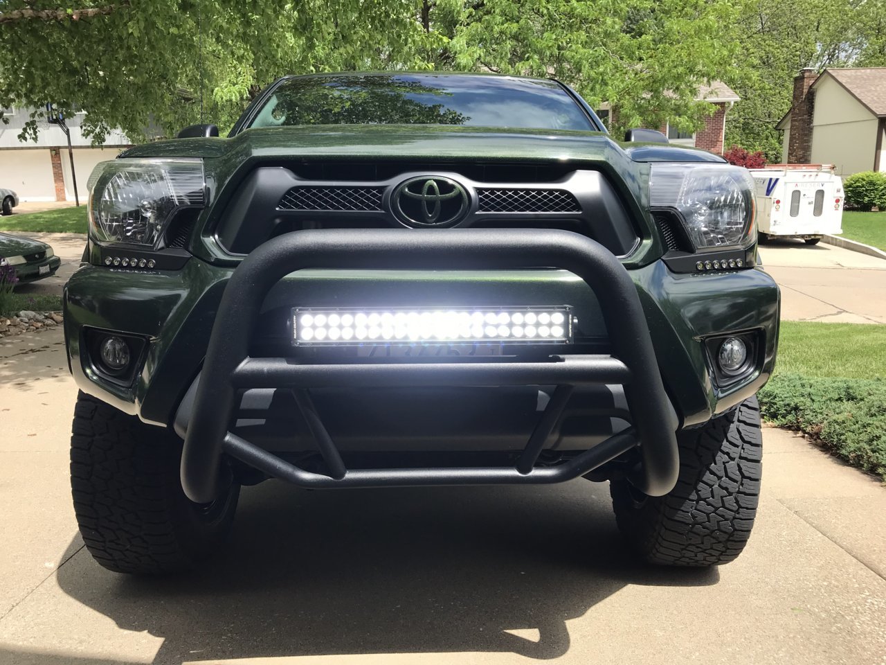 Sold F/S Bull Bar with light bar World