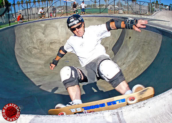 1smSKATESHOOTER_6eb7bc76b1291150a12e6355ee183dd1413329b6.jpg