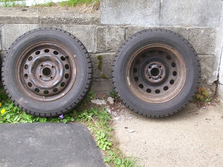 2 Tires front:back.jpg
