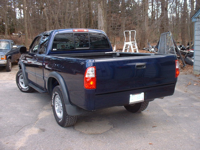200 tundra.jpg