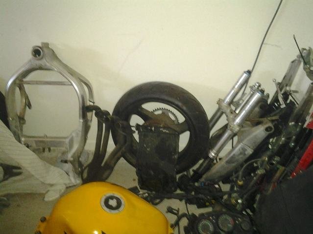 2000 CBR600 parts.jpg