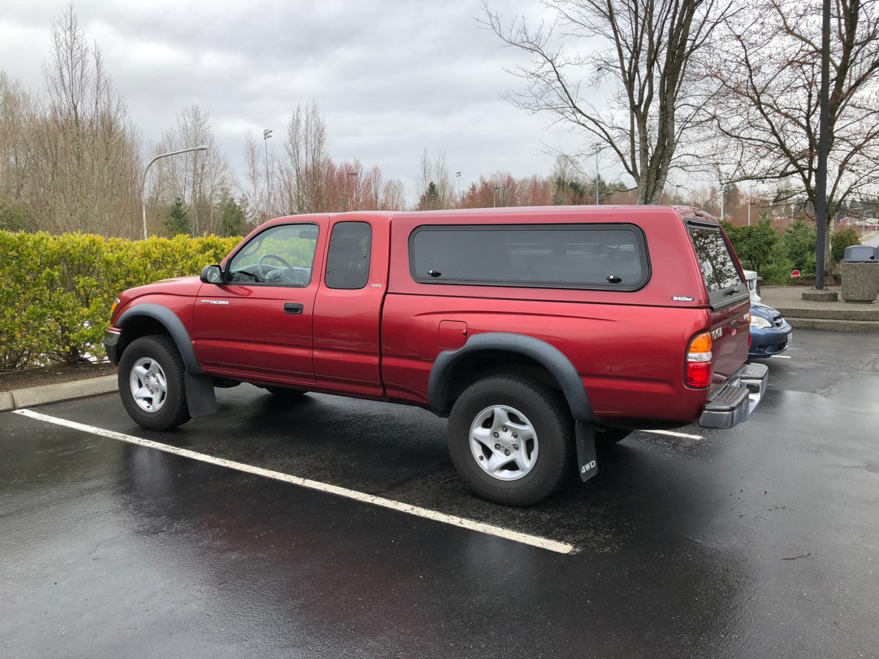 2002 Toyota Tacoma XtraCab SR5 4WD.jpg