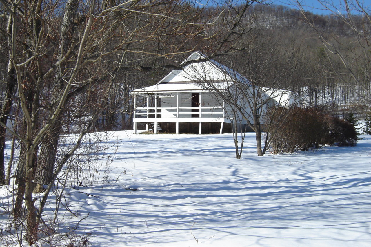 2005 Cabin Snow.jpg