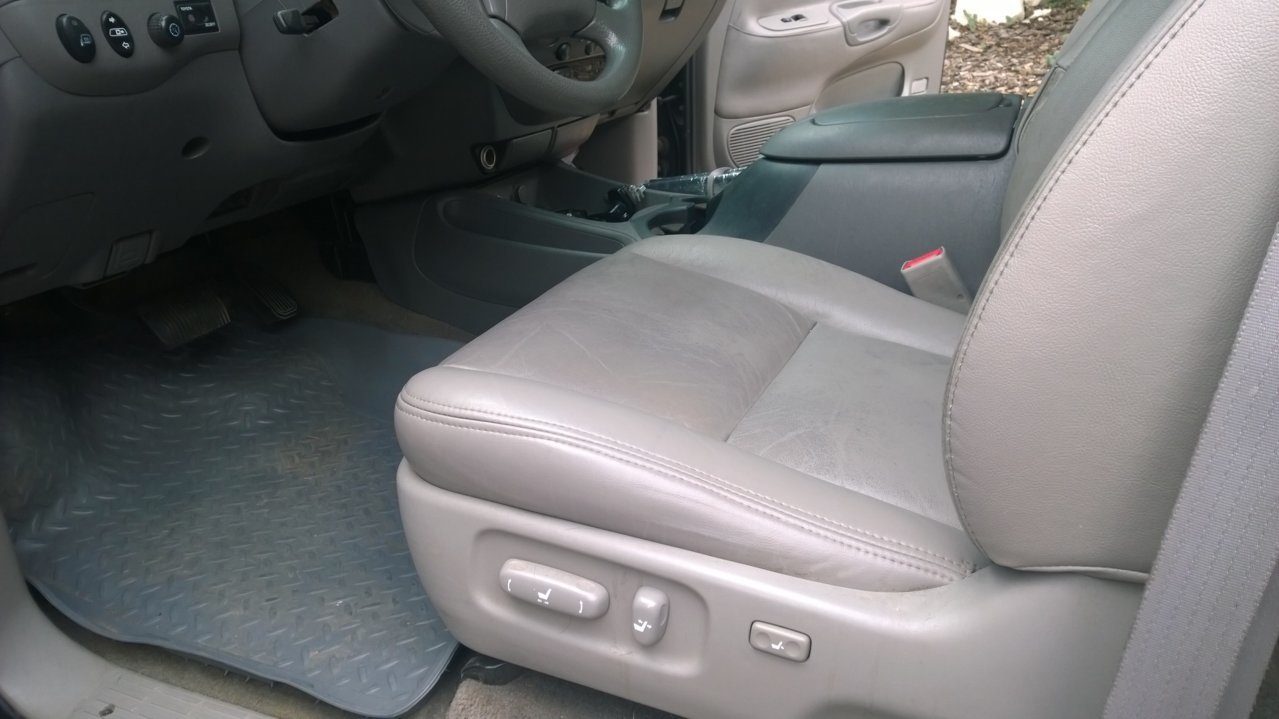 2005.driver.seat.jpg
