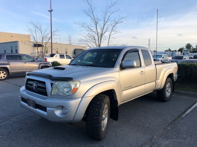 2005 Toyota Tacoma.jpg
