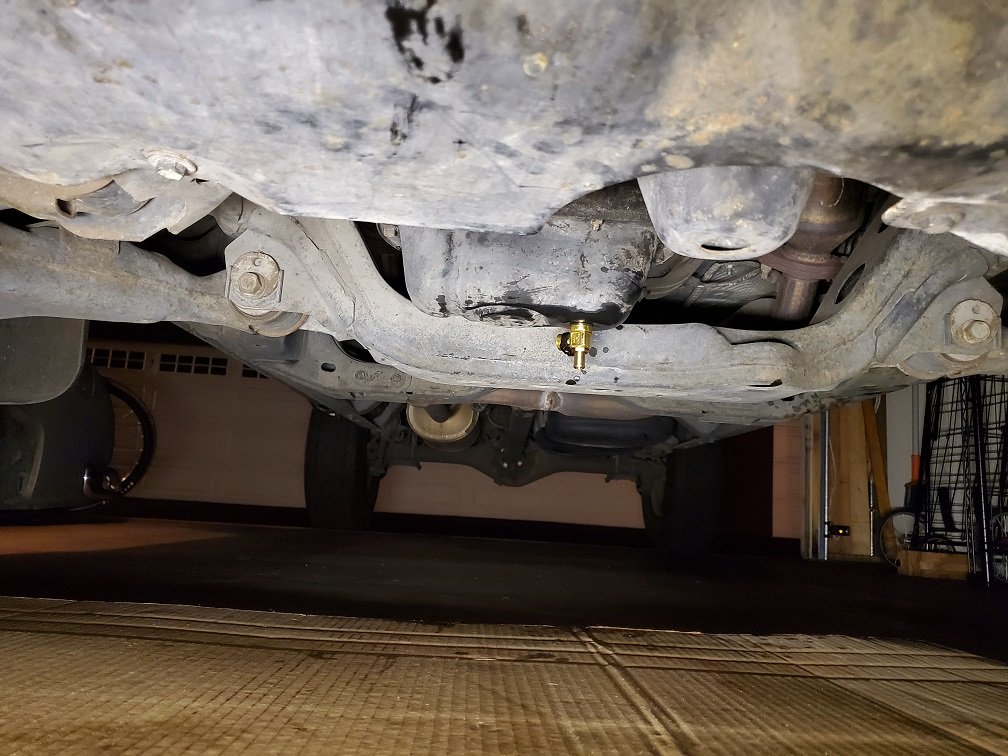 2007 Toyota Tacoma_Oil Drain Plug_Fumoto-01.jpg