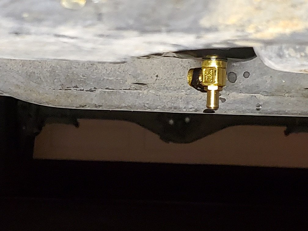 2007 Toyota Tacoma_Oil Drain Plug_Fumoto-02.jpg