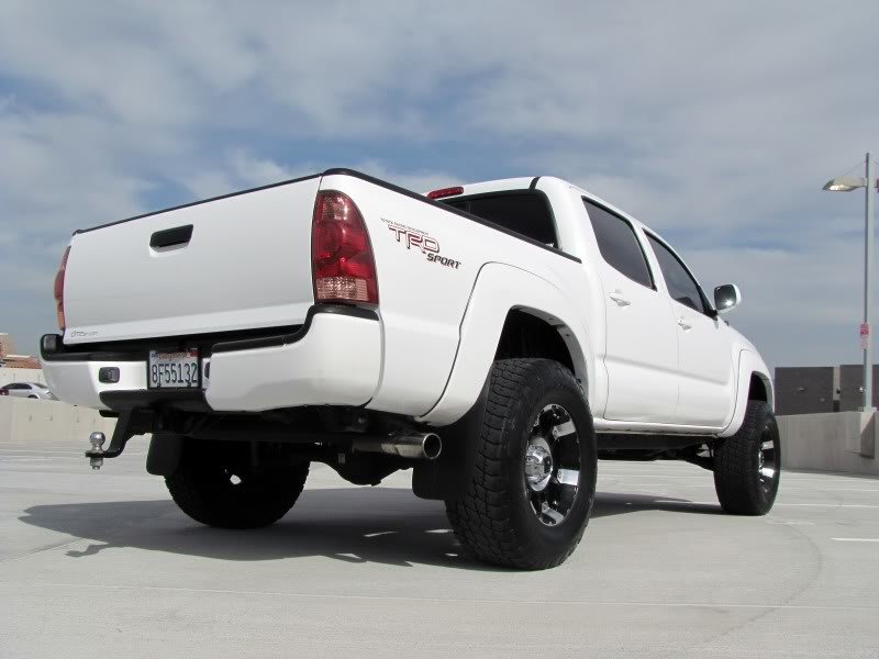 2007ToyotaTacomawhite003_7b3b7097336f9deed6c70b0513799f49bcd58481.jpg