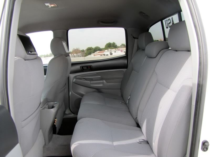 2007ToyotaTacomawhite028_08d4a57ed0db43fb690679c36eab92aba3d8835f.jpg