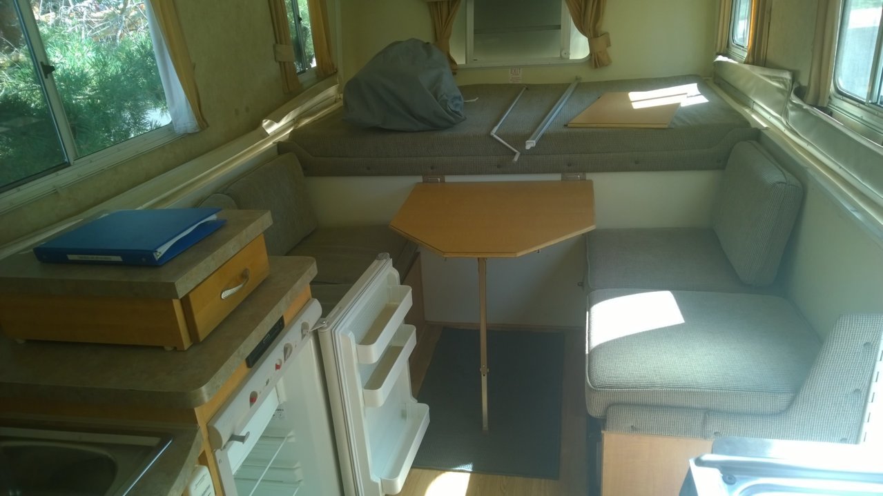 2008 trailmanor front bed.jpg