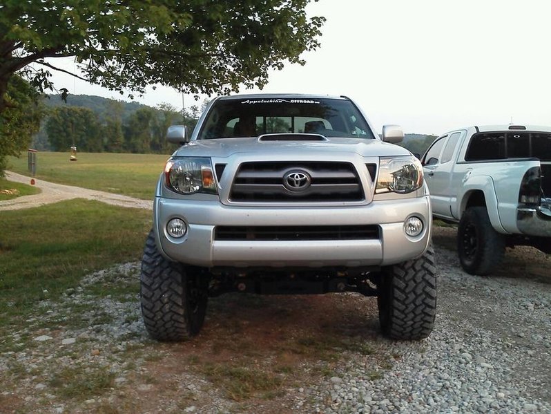 2010 Tacoma front.jpg