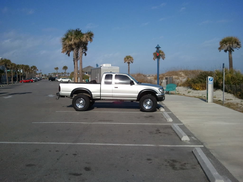 2011-11-19143944_710086c7b1747a3b1dd39e4004ac18aebbd60c6c.jpg