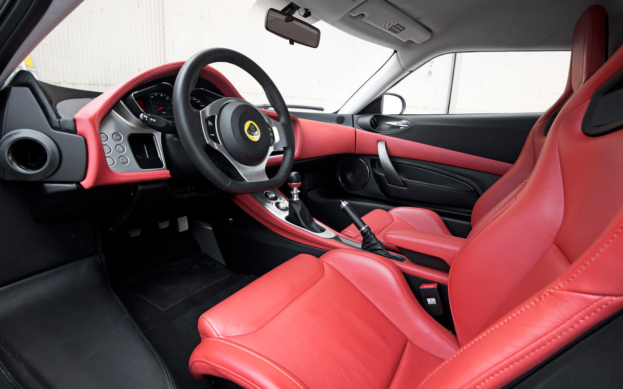 2011-lotus-evora-s-interior-view_d7f6a253c87f52306c77c8cbdbb06fab1a9dd3d1.jpg