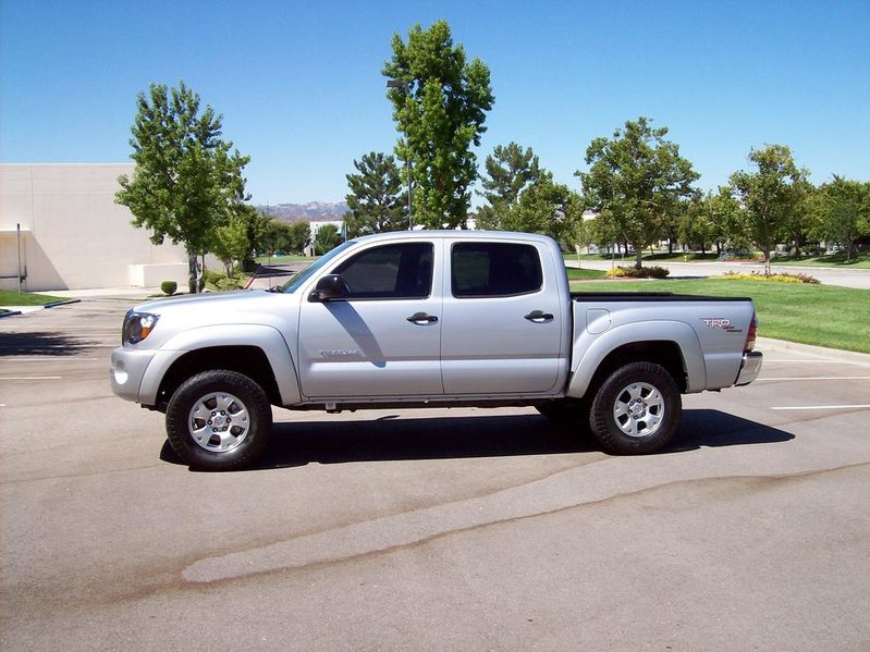 2011 tacoma 001.jpg