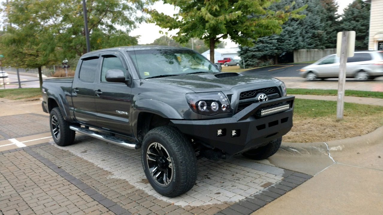 2011 toyoa tacoma .jpg