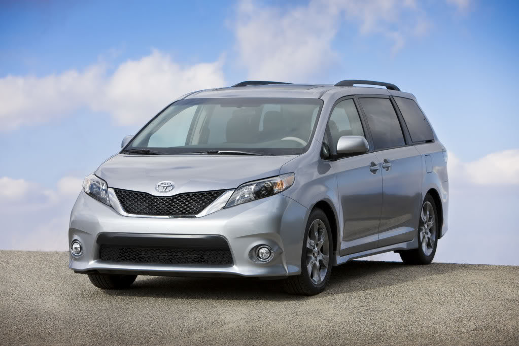 2011-Toyota-Sienna-14_4df2e3ebd2694236ae968e06e191894e074b64ff.jpg