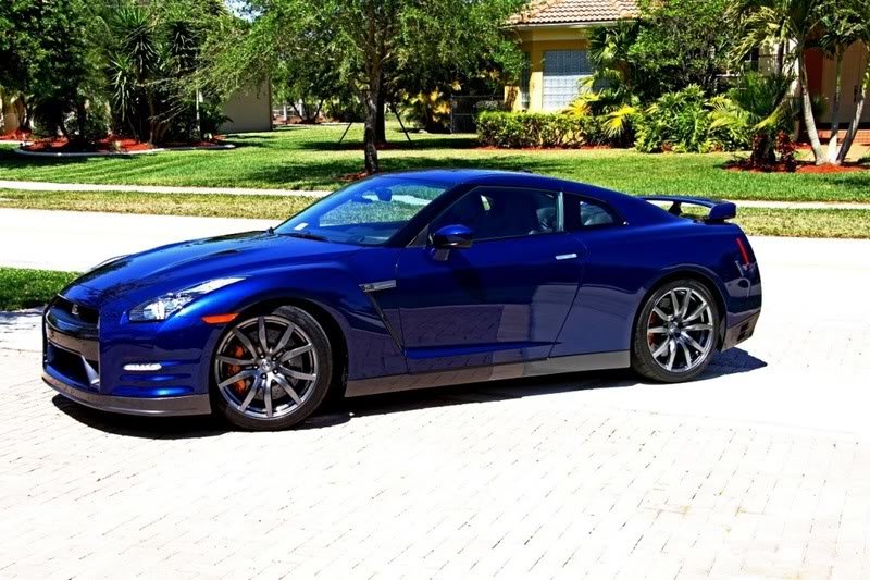 2012-Nissan-GT-R-Deep-Pearl-Blue-007_fd2bb4c29f7c72a1cd6c62fe747335ce984203ef.jpg