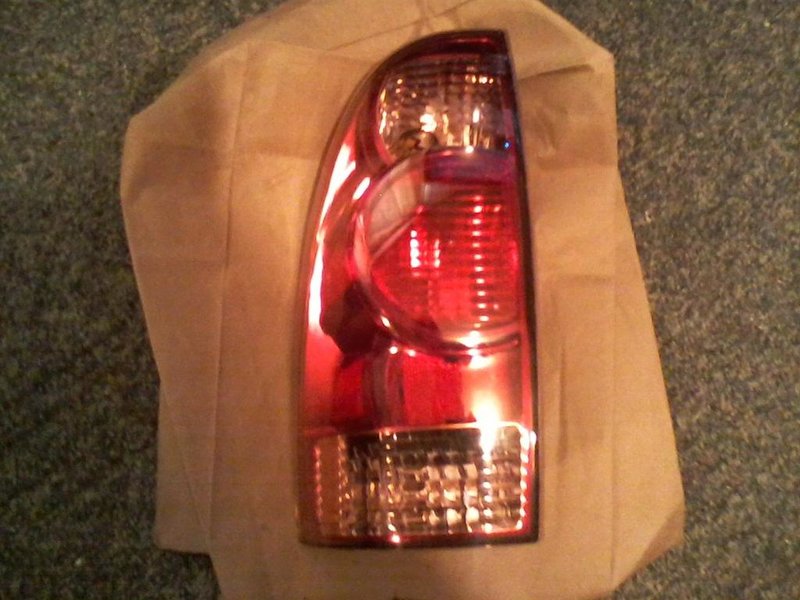2012 tacoma tailight.jpg