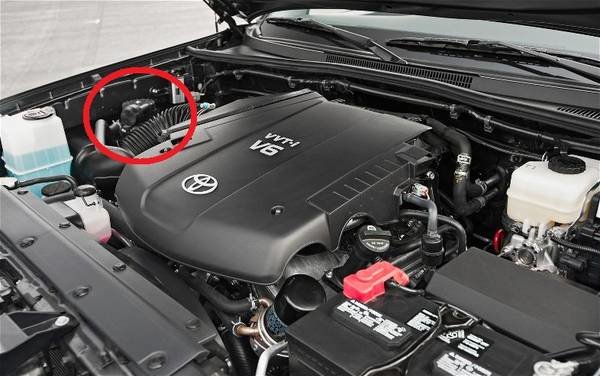 2012-toyota-Tacoma-engine-view1.jpg
