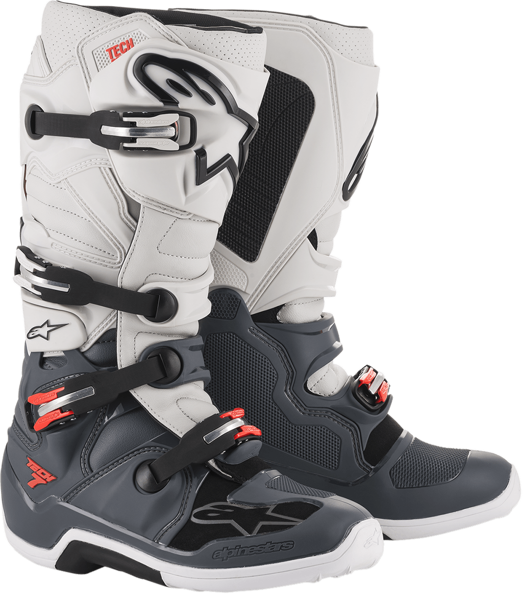 2012010000002116_Tech_7_Boots.png