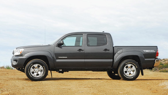 2012ToyotaTacoma4X4BeautySidesm001.jpg