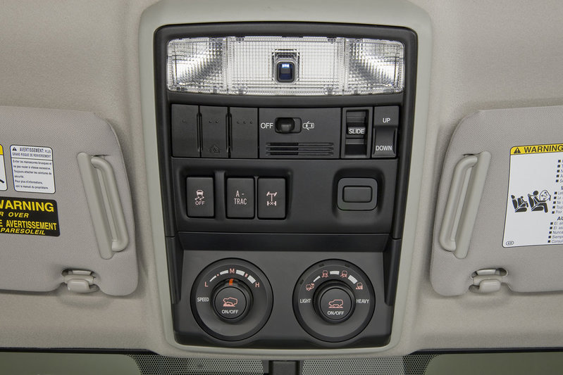 2013-toyota-4runner-trail-offroad-controls-dome-light-viewjpg.jpg