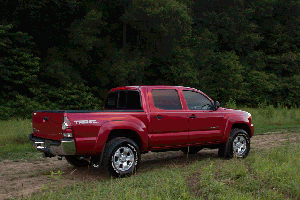 20130701_Tundra_0013-as-Smart-Object-1_1624a0964143bee1b47a8f9676f8d0fc4afbc780.gif
